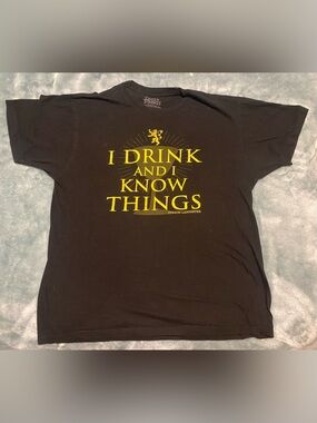 Game of Thrones “I Drink and I Know Things” Tee – Size L – Official HBO